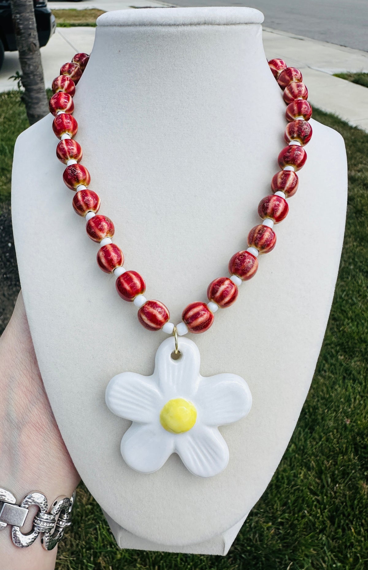 Daisy Bloom Beaded Necklace