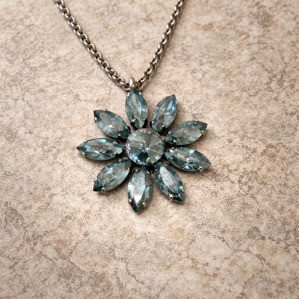 DAISY NECKLACE