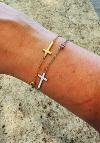 Walk by Faith Cross Bracelet