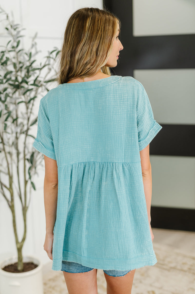 Basic Fade V-Neck Acid Wash Top in Dusty Teal