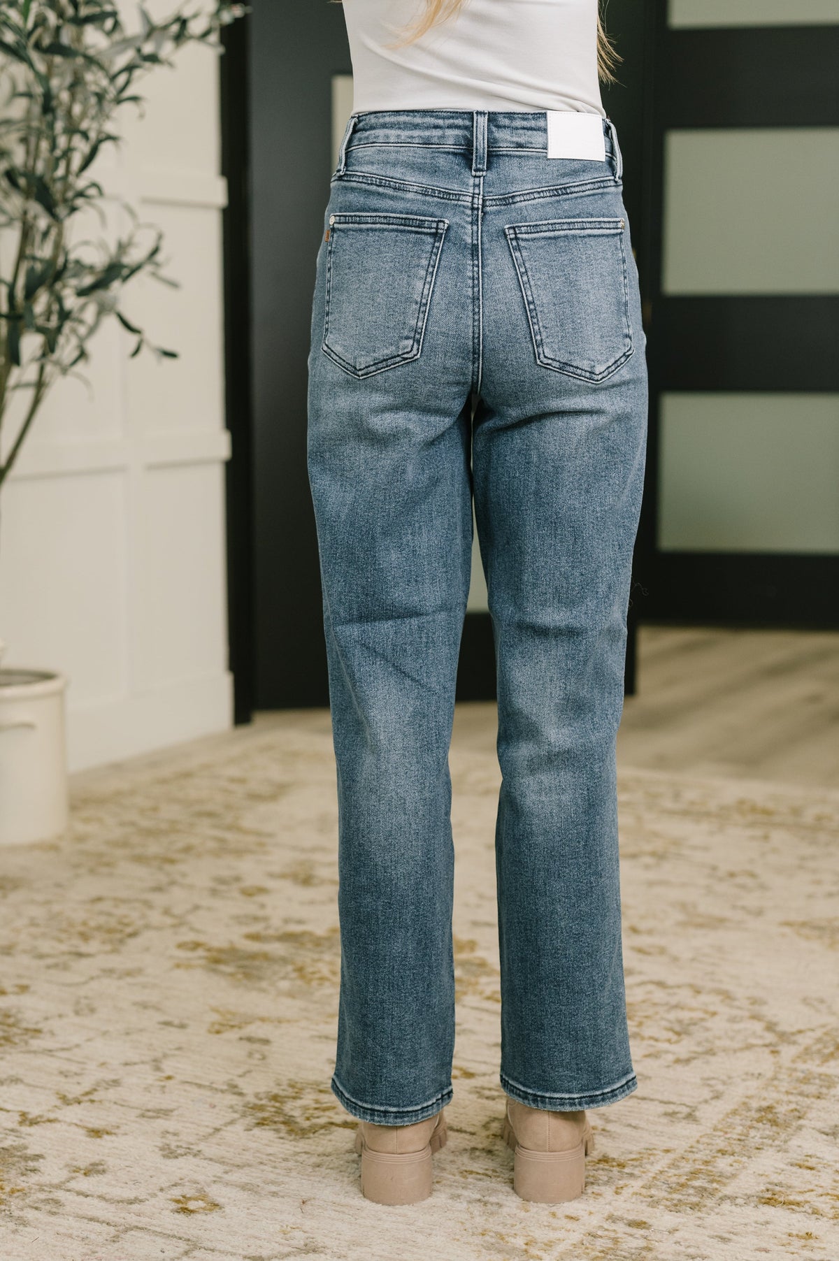 Judy Blue Carlie High Waist Straight Jean in Everyday Indigo