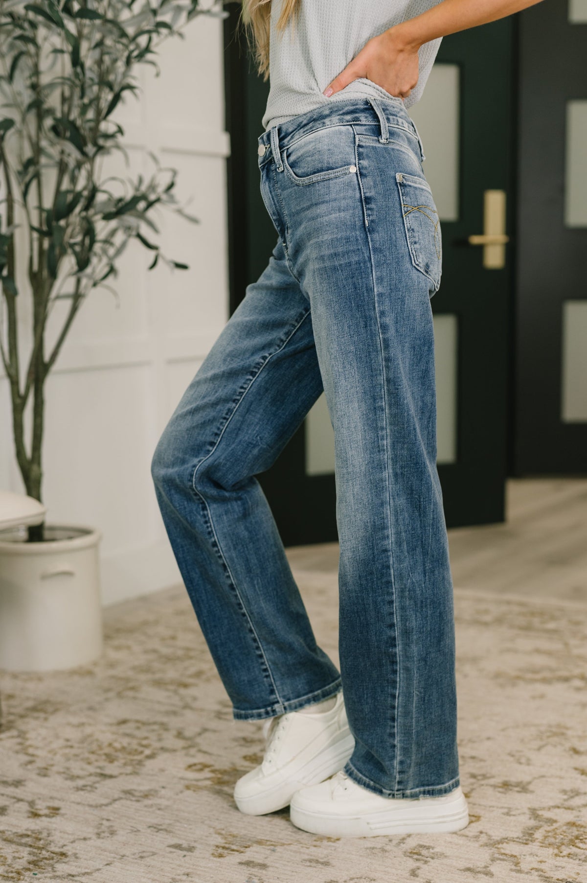 Judy Blue Holly Mid Rise Straight