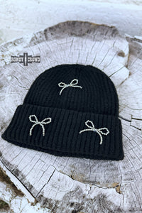 DS Bowtiful Beanie