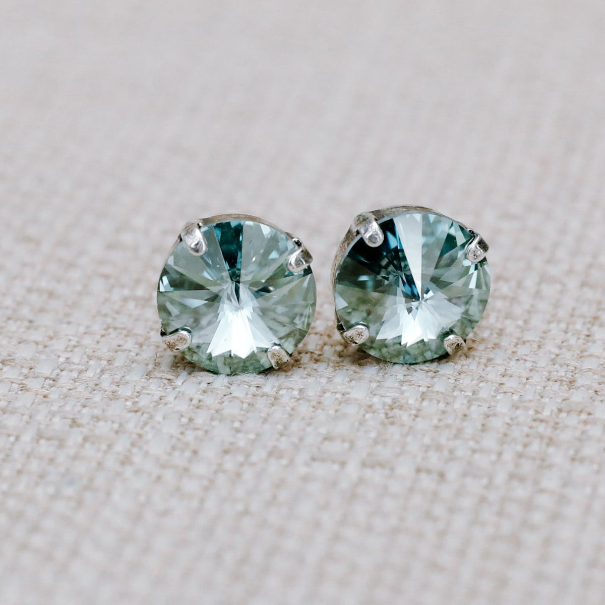 JANNA POST EARRING
