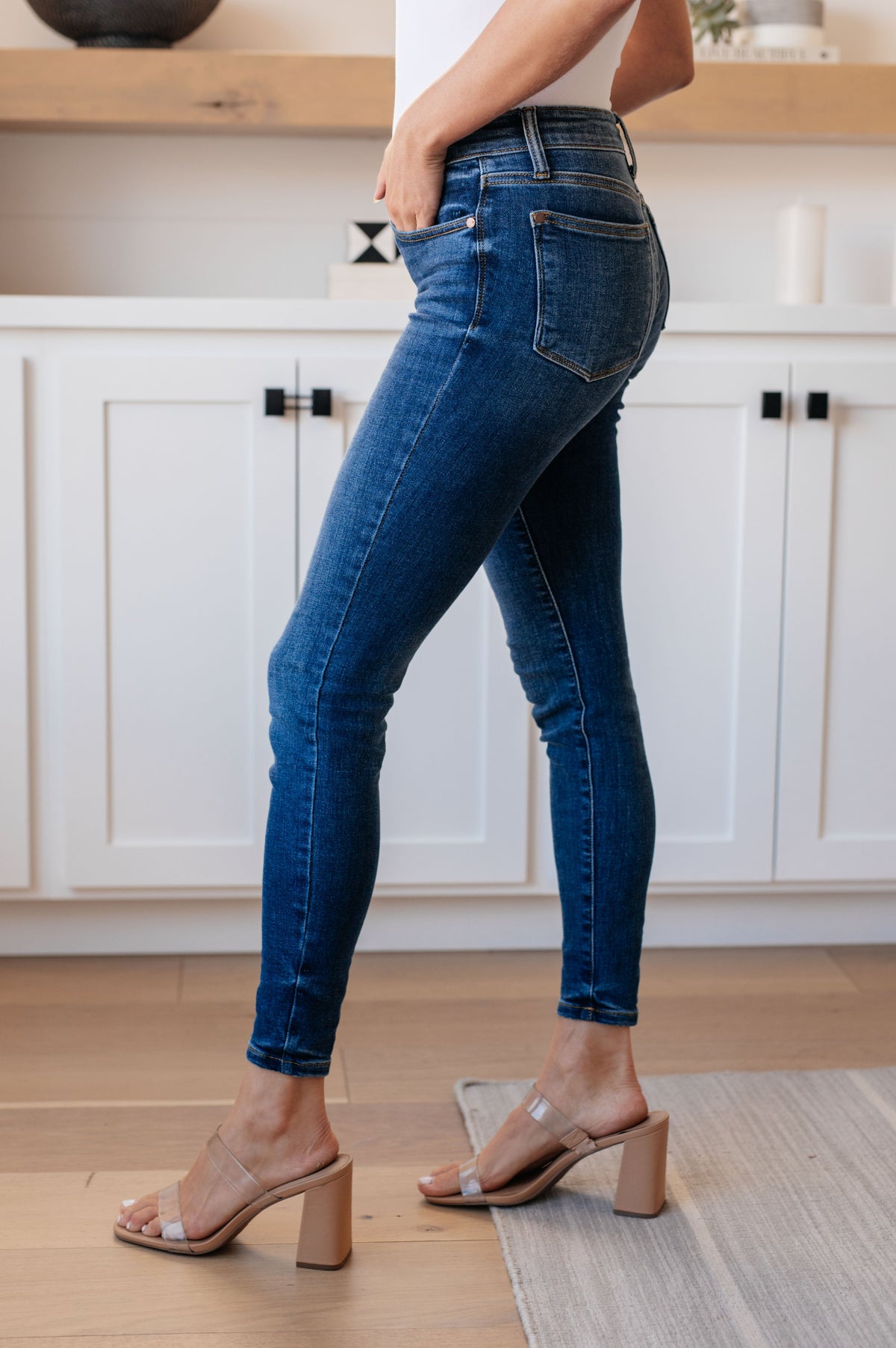 Judy Blue Maxine Mid-Rise Skinny Jeans
