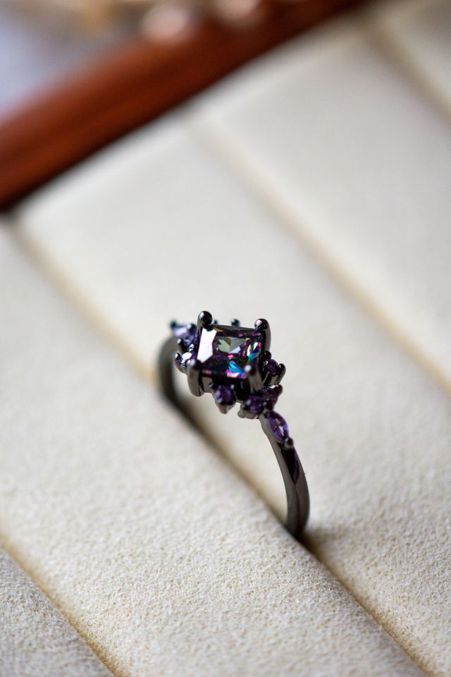 Carine Purple Amethyst Black Ring