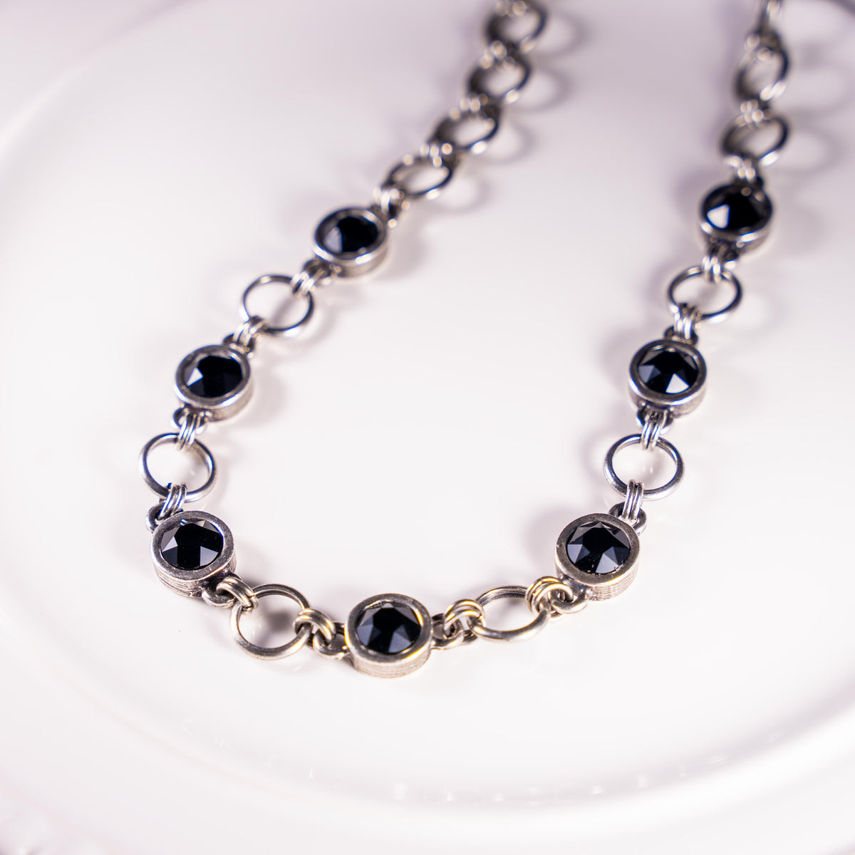SLOAN NECKLACE