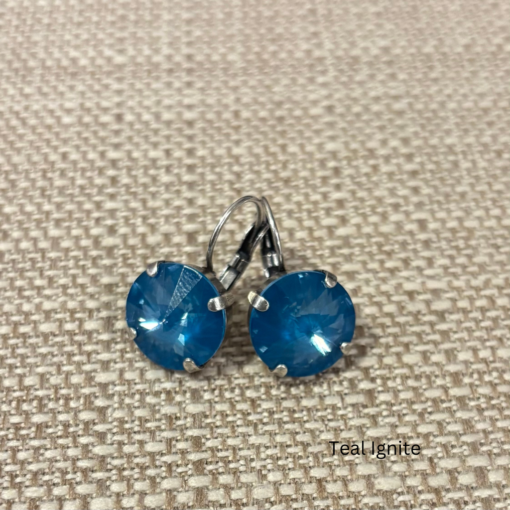 BEV EARRING