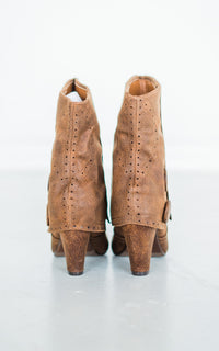 Cowgirl Star Booties in Tan