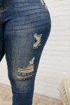 Judy Blue Mid-Rise Destroyed Relaxed Fit Jeans