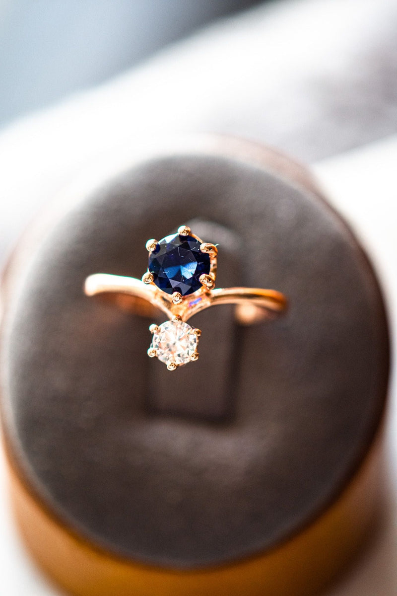 Ember Sapphire Gold Ring
